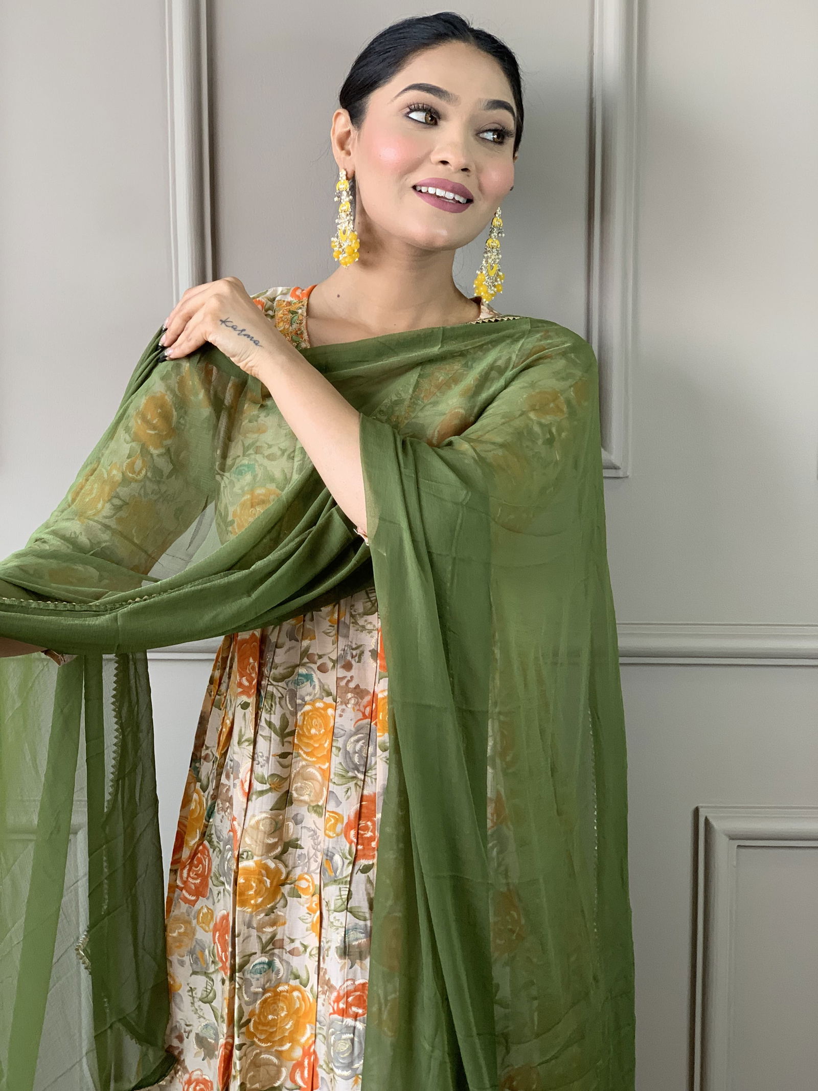 Kalaai Fashion Viscose Rayon Alia Cut Kurti With Bottom Dupatta Wholesalers In Delhi
